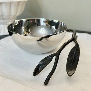 Michael Aram Stainless Steel and Metal Bowl "Enchanted Garden Collection"